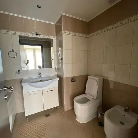 Apartment In Peter House *