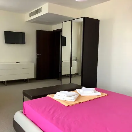 Lägenhet In Peter House Slăntjev Brjag